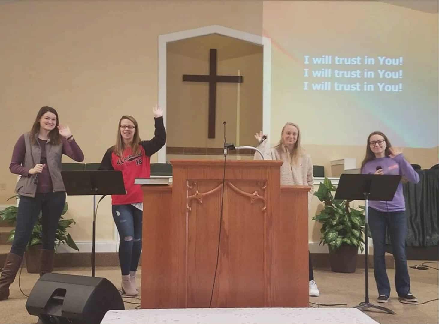 5th Sunday Night "Singspiration"